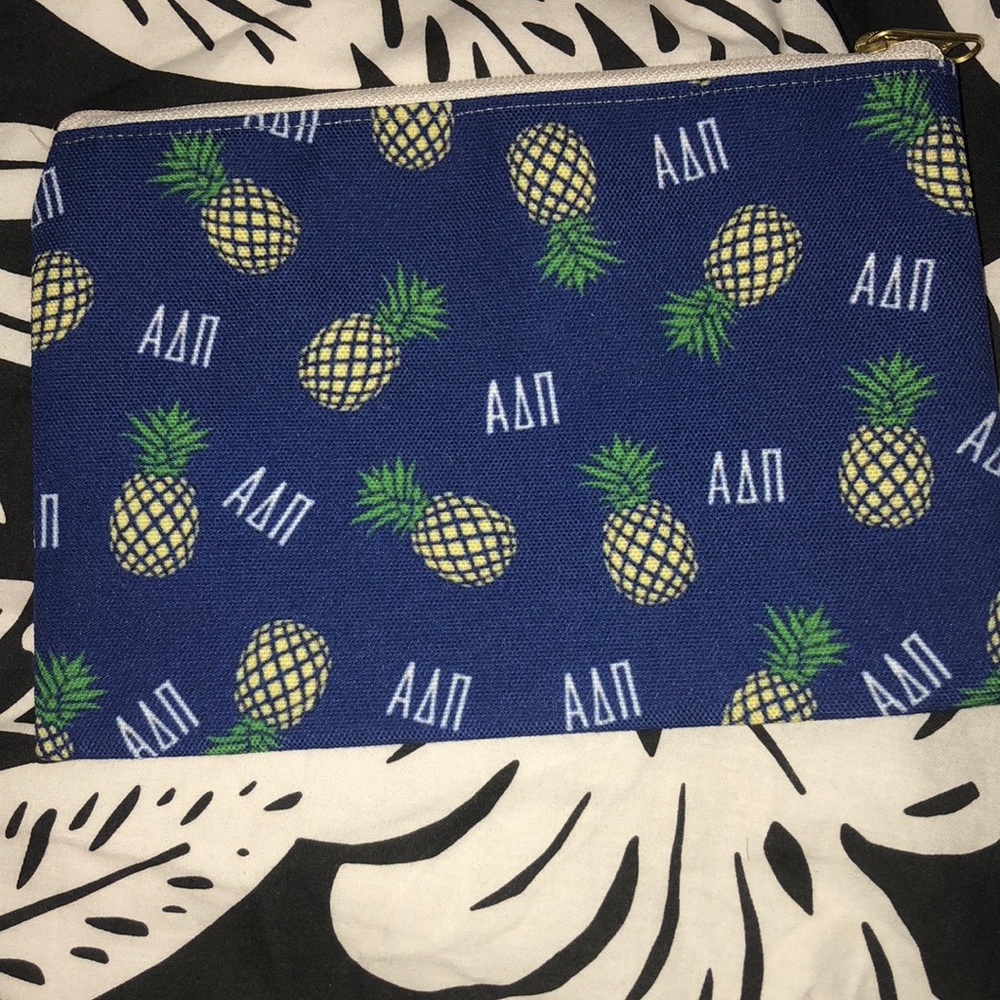Alpha delta pi cosmetic bag